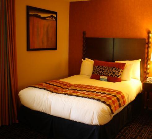 غرفة نوم برتقالي